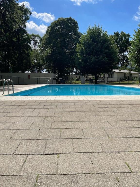Freistehendes Ferienhaus Am See Naehe Roermond Heel Exteriör bild