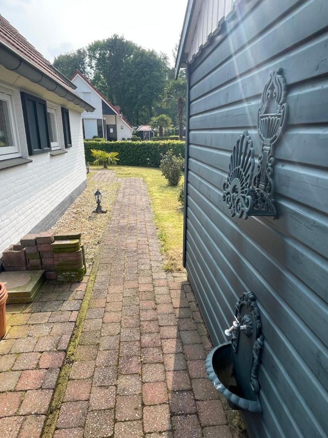 Freistehendes Ferienhaus Am See Naehe Roermond Heel Exteriör bild