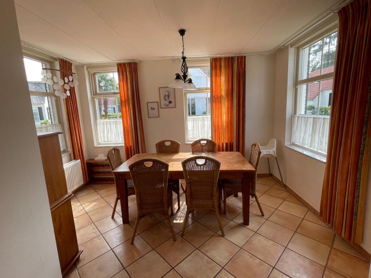 Freistehendes Ferienhaus Am See Naehe Roermond Heel Exteriör bild