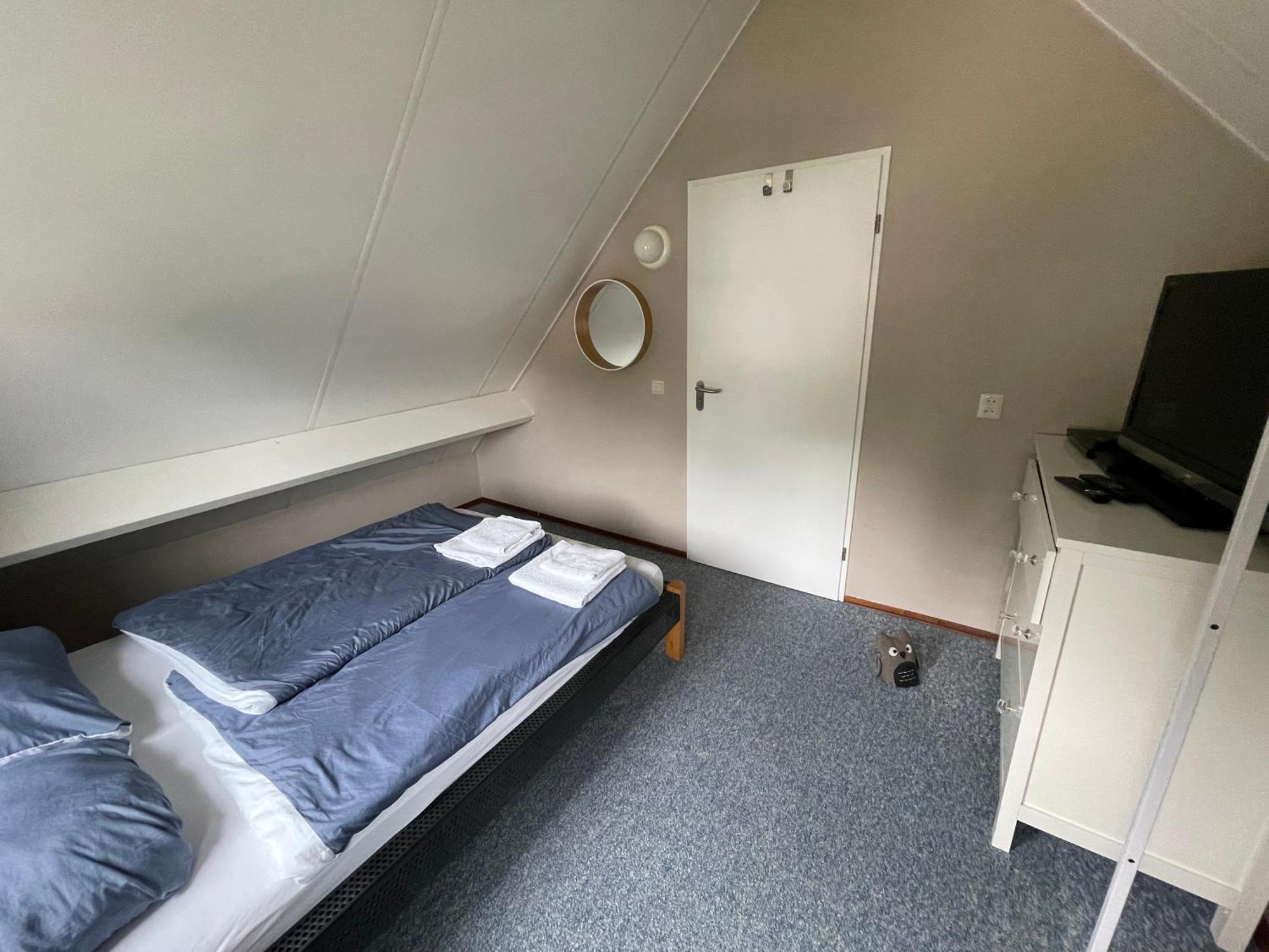 Freistehendes Ferienhaus Am See Naehe Roermond Heel Exteriör bild
