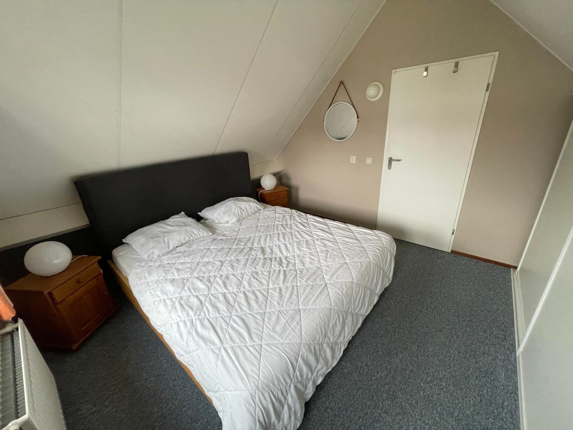 Freistehendes Ferienhaus Am See Naehe Roermond Heel Exteriör bild